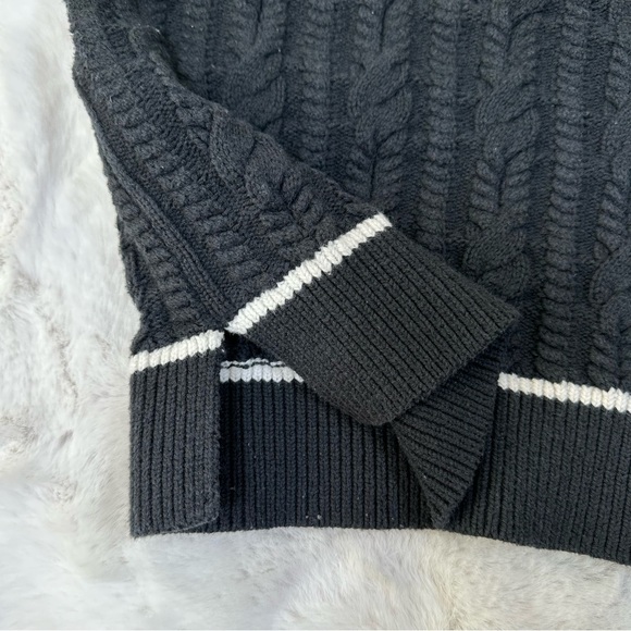 Abercrombie & Fitch Preppy Sweater Vest - Picture 4 of 4